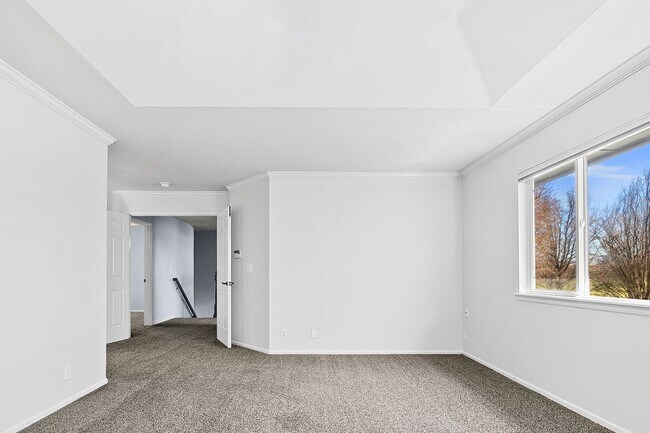 Building Photo - Parkside Paradise: Spacious 5-Bed Luxury in Hobble Creek