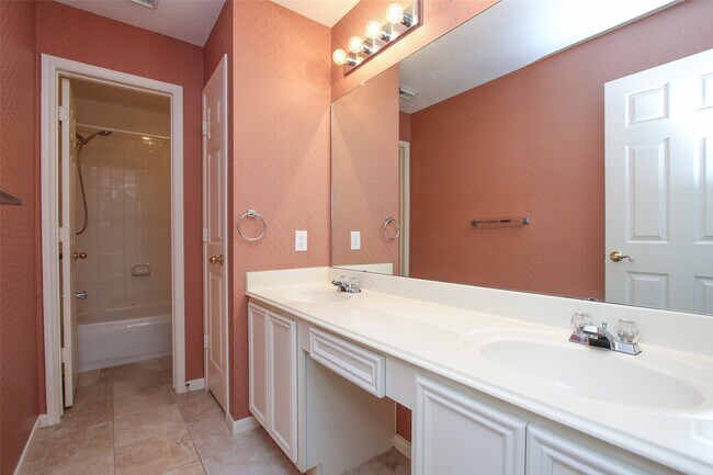 Building Photo - 9822 Therrell Dr