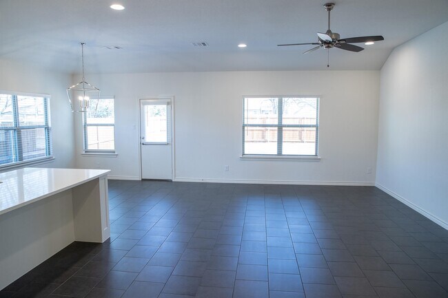 Building Photo - 2925 Gordon Ave