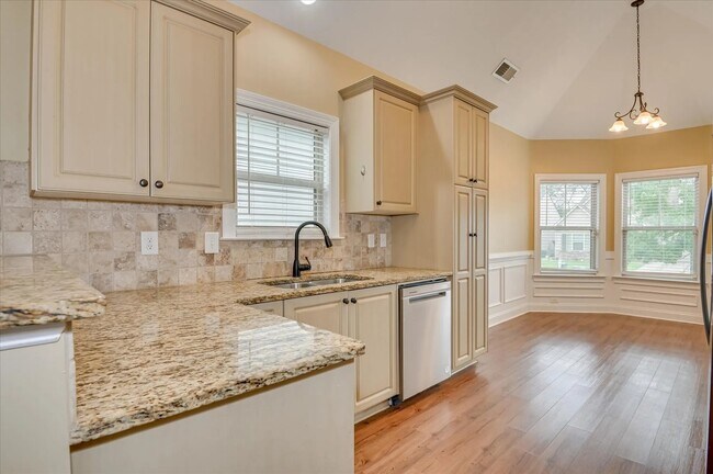 Building Photo - 621 Shipley Ave