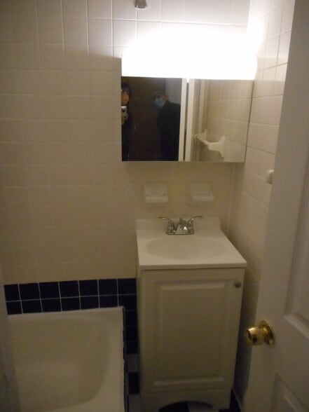 Bath - 12 Campbell Ave
