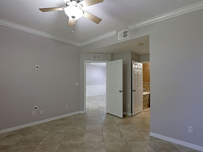 Building Photo - 4191 Bellasol Cir