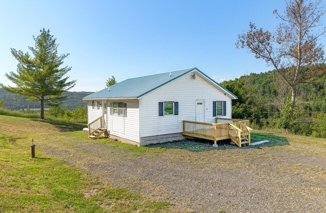Primary Photo - 20 Mutton Hill Rd