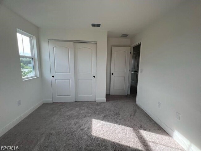 Building Photo - 6391 Brant Bay Blvd