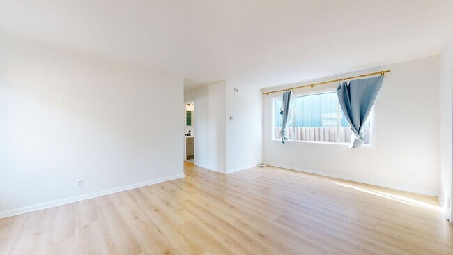 Building Photo - Mid-Century Home Available in the Richmond...