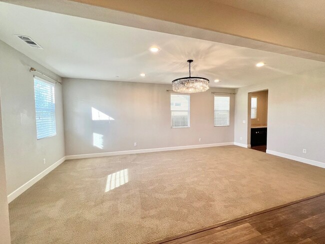 Building Photo - 3105 Octave Ave