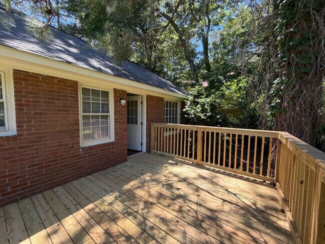 Building Photo - 3/2 House in Woodfin Estates $1,795