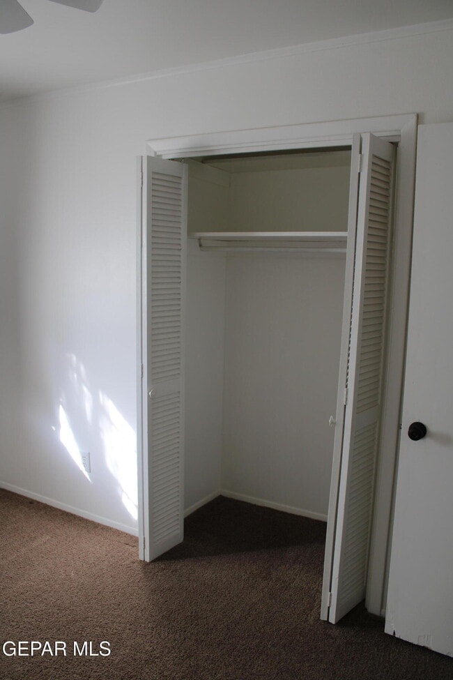 Building Photo - 1405 Clausen Dr