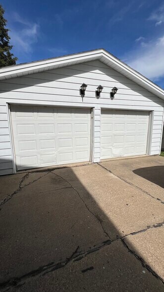 Building Photo - 784 Wilson St