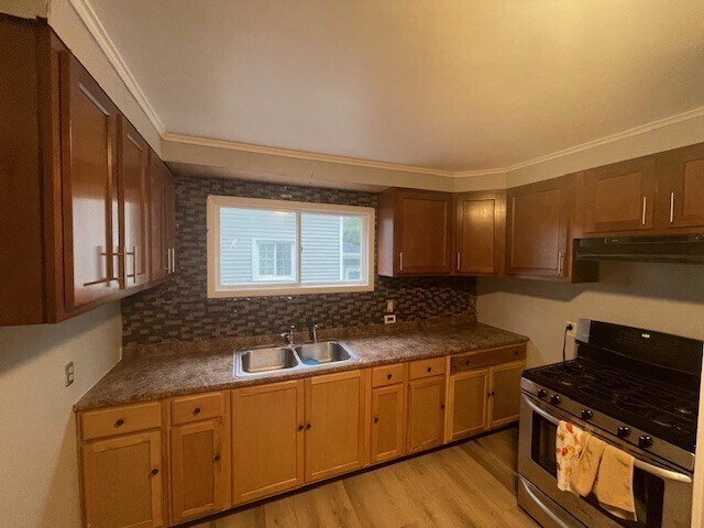 Building Photo - 1044 Plymouth Ave S