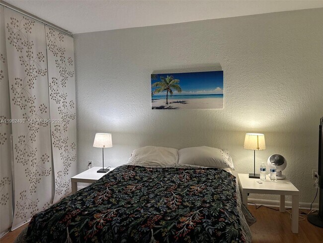 Building Photo - 8950 SW 69th Ct