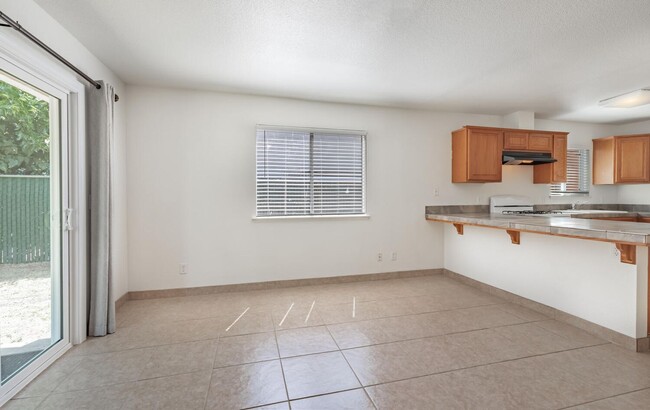 Building Photo - Sanger Home for Rent