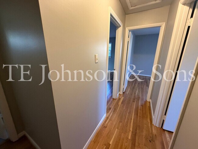 Building Photo - 3826 Barkwood Dr