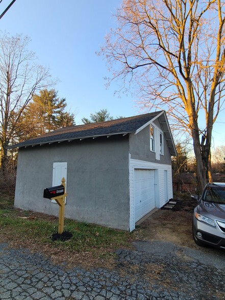 Building Photo - 4212 Jonestown Rd