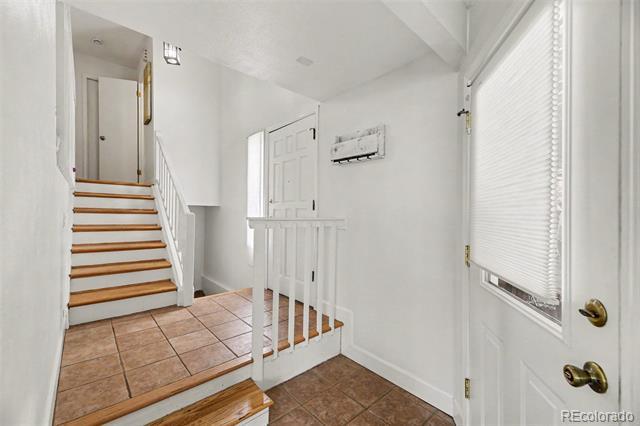 Building Photo - 1064 Fairway Ct