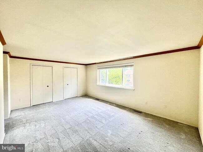 Building Photo - 1 Crotona Ct