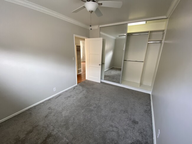 Bedroom - 923 N Maple St