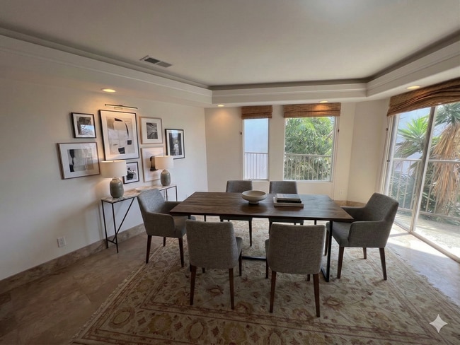 Building Photo - 3802 Riviera Dr