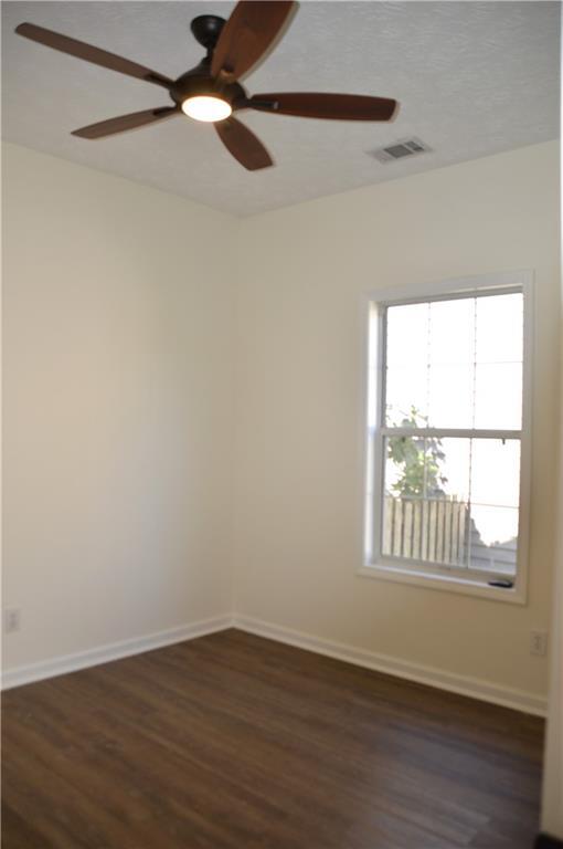 Building Photo - 2021 Crestview Way