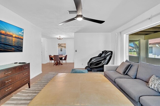 Building Photo - 313 NW 42nd St