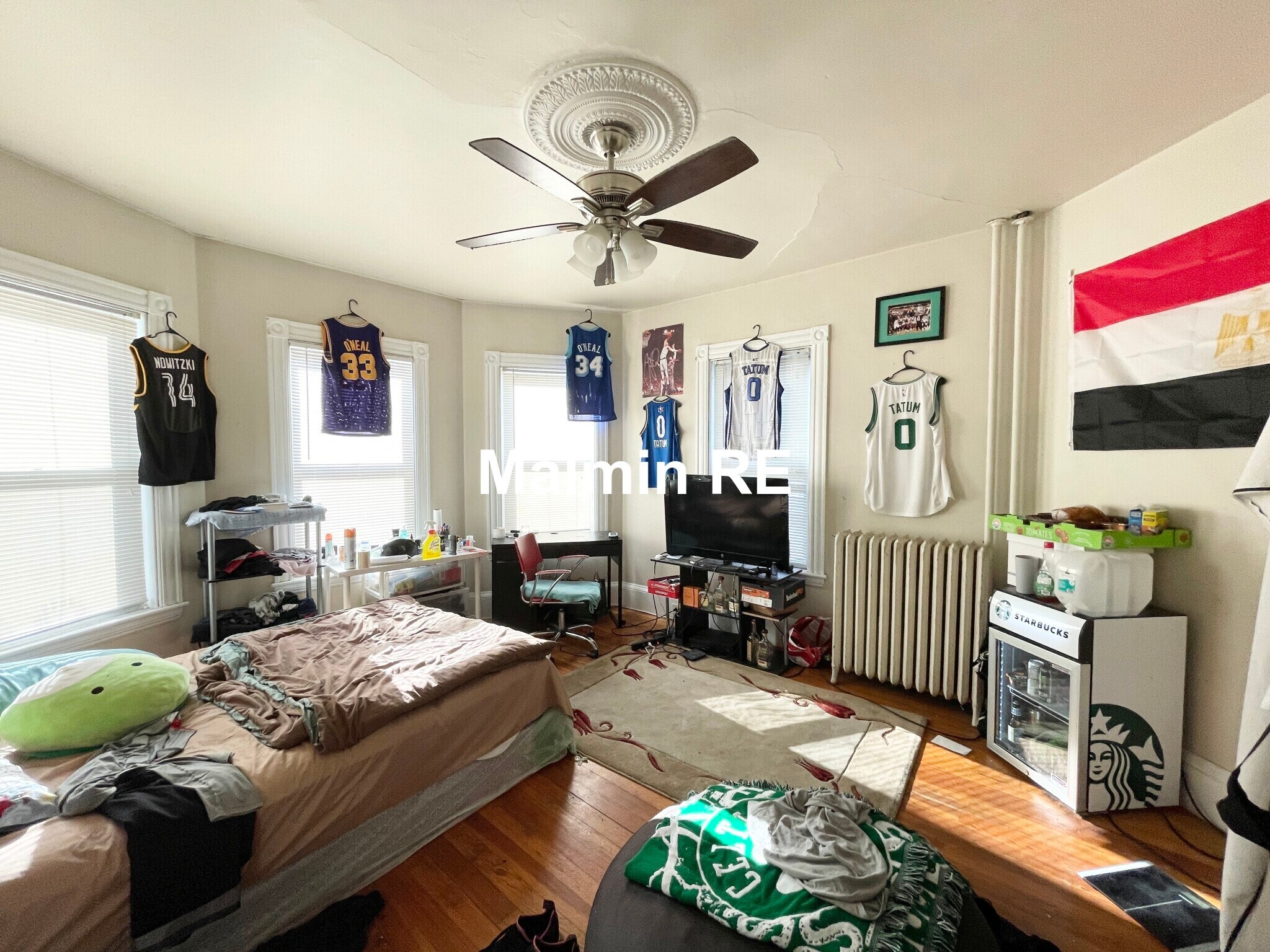 Building Photo - 89 Hillside St