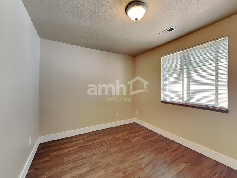 Building Photo - 16959 SW Whitley Way