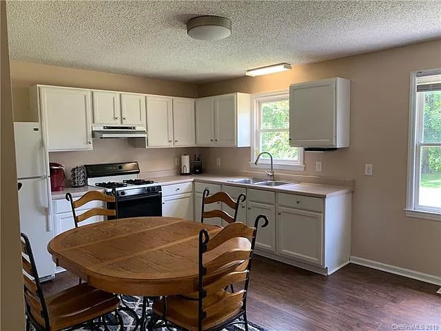 Building Photo - 206 Ross Ct