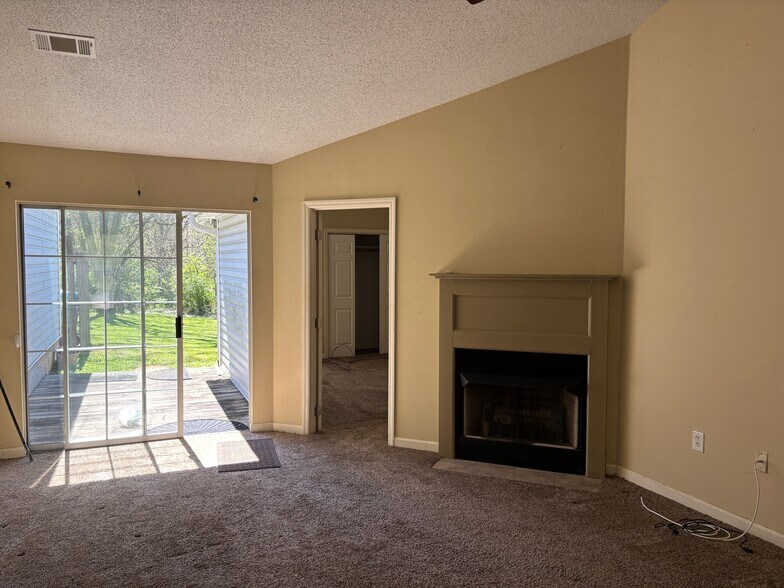 Building Photo - 35 W Sellers St