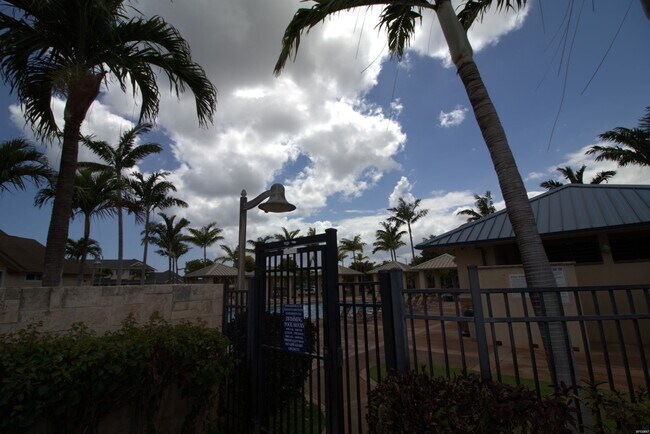 Building Photo - 3 Bed 2.5 Bath Townhome in Spinnaker Place Townhomes 2