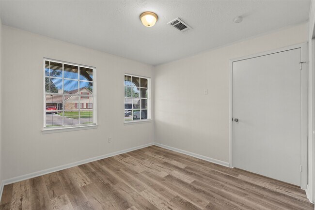 Building Photo - 3214 Flamborough Dr