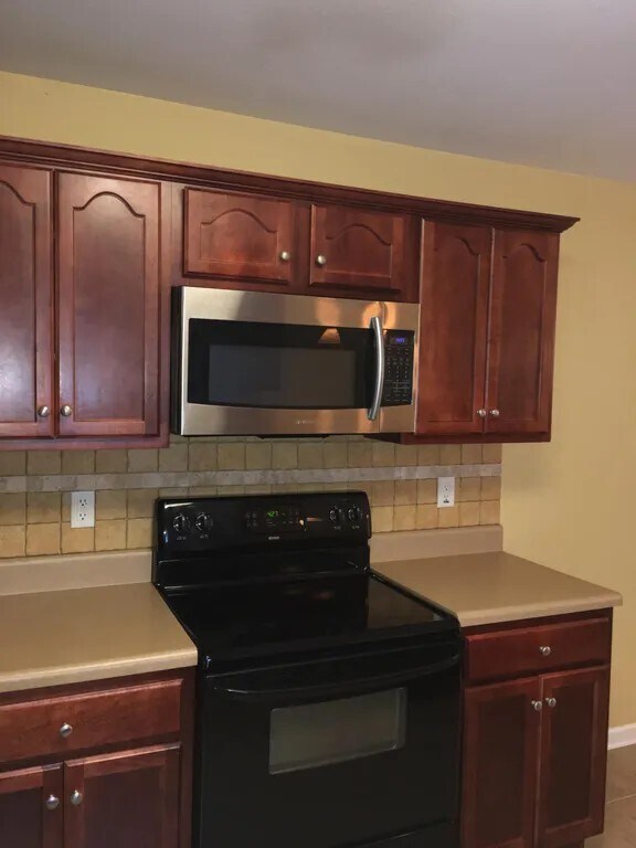 Building Photo - 7109 Tyner Crossing Dr