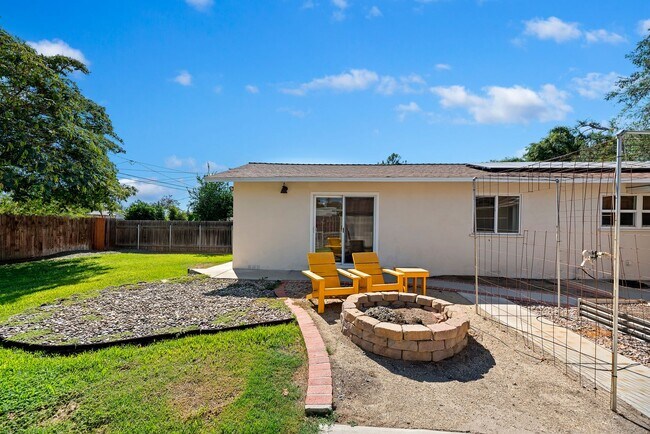 Building Photo - Stunning Riverside Home for Rent- Solar, E...