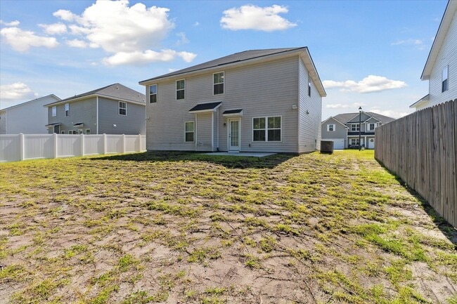 Building Photo - AVAILABLE OCTOBER 2025 [PET FRIENDLY]
