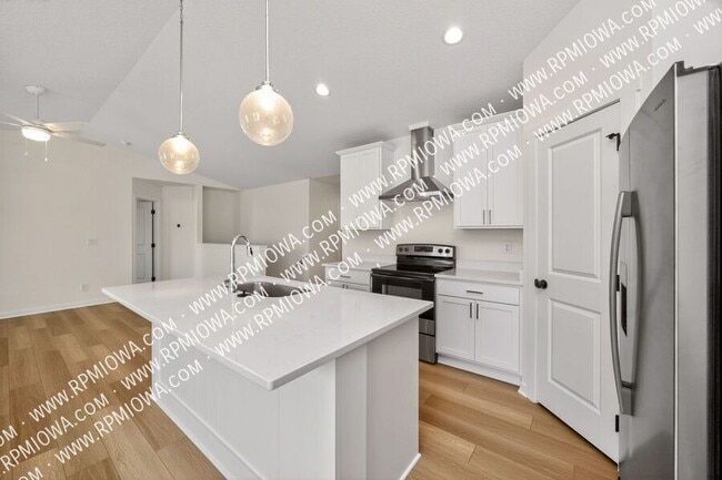 Building Photo - 318 SW 16th St