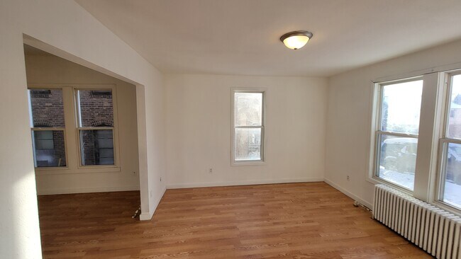 Building Photo - Chisholm Duplex