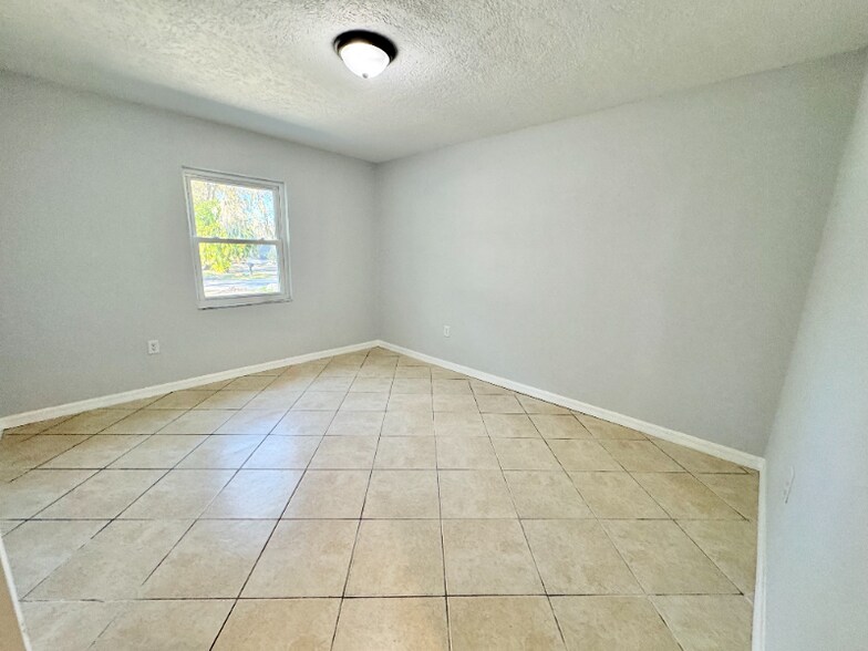 Building Photo - 1812 Quail Trail