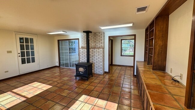 Building Photo - 918 Cypress St