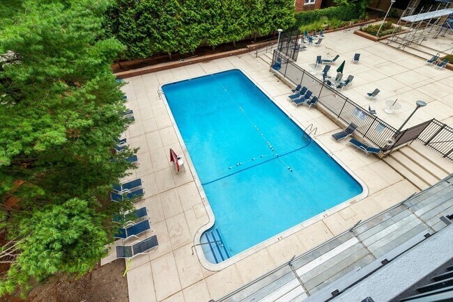 Building Photo - 50 Longwood Ave