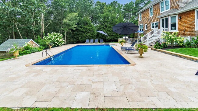 Building Photo - 151 Chardonnay Dr