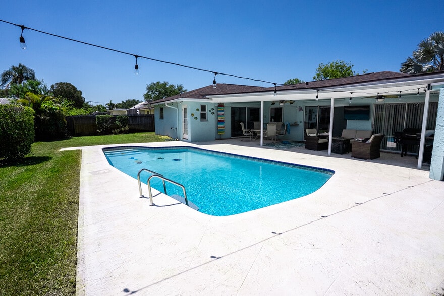 Back yard and pool - 8679 Merrimoor Blvd