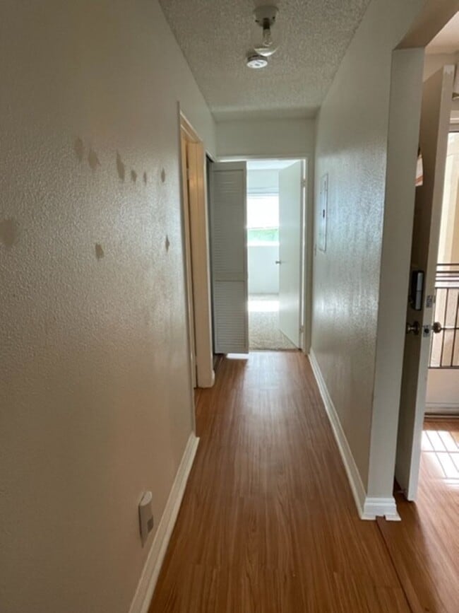 Building Photo - Available now - 2 bedroom / 2 bath / 2 parking in Mililani