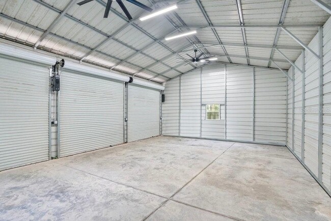 Building Photo - 812 East Blvd