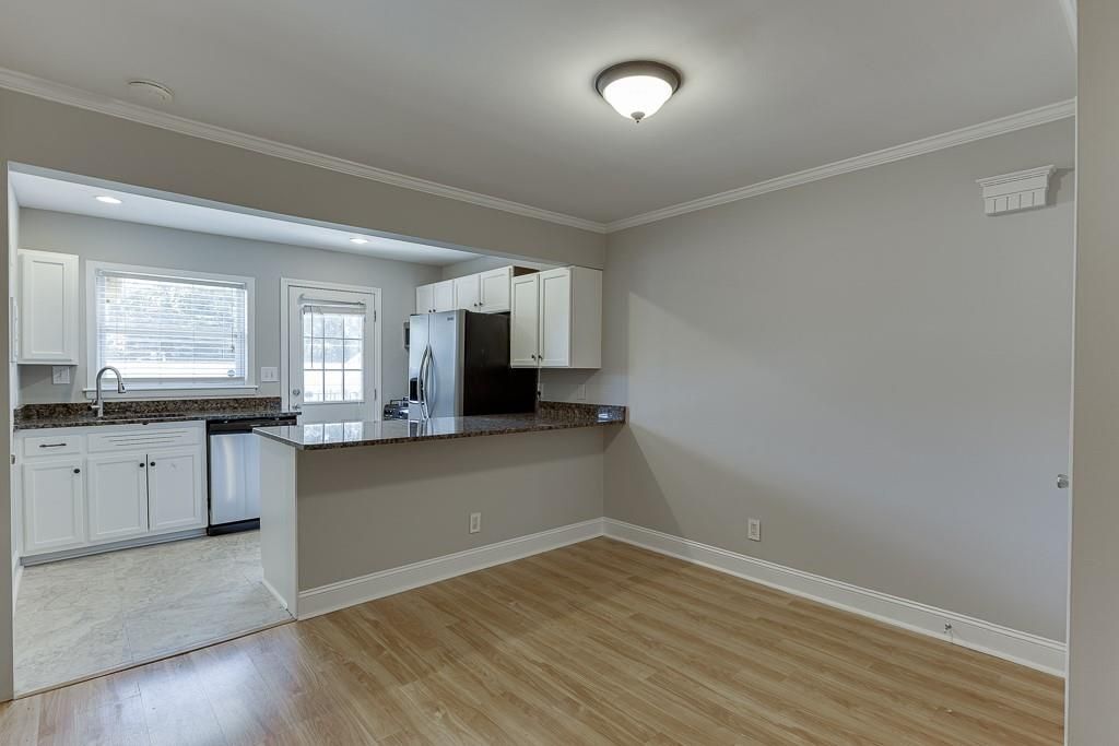 Building Photo - 4282 Roswell Rd NE