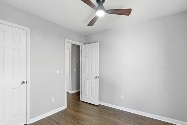 Building Photo - Bright and Airy Three Bedroom Home in Lake Linden! *MOVE IN SPECIAL AVAILABLE*