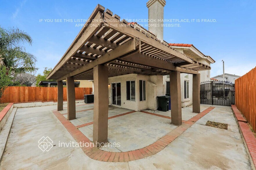 Building Photo - 11761 Malagon Dr