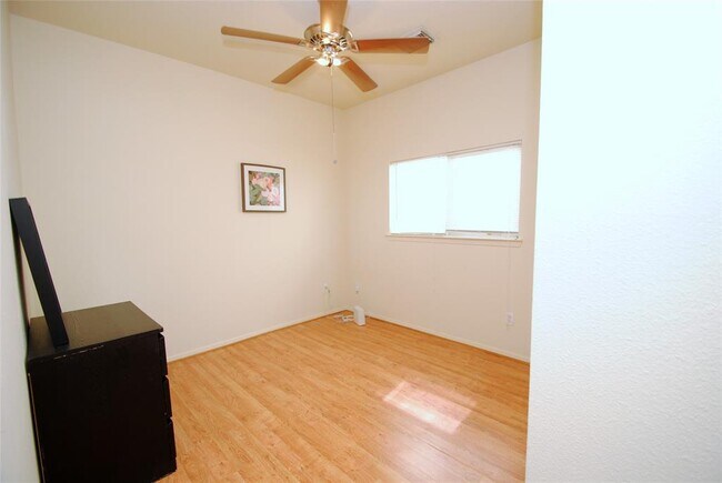 Building Photo - 6363 Provident Green Dr