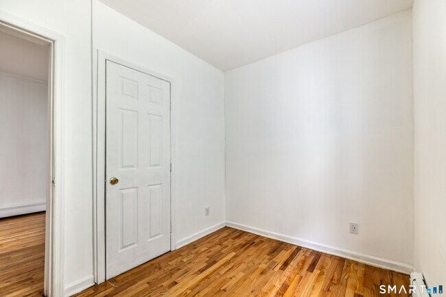 Building Photo - 1254 Pembroke St