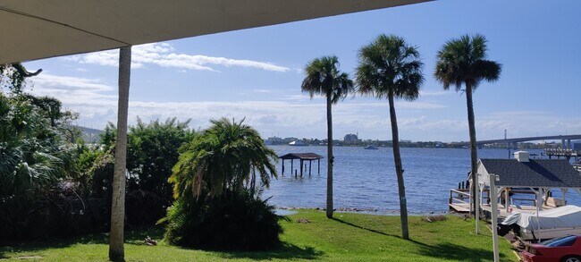 Building Photo - Gorgeous Sunset views. 2 bedroom 2 bath condo