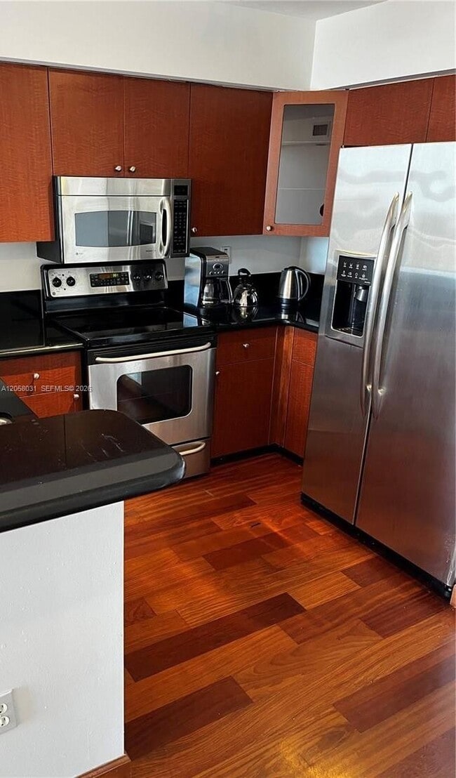 Building Photo - 1701 Sunset Harbour Dr