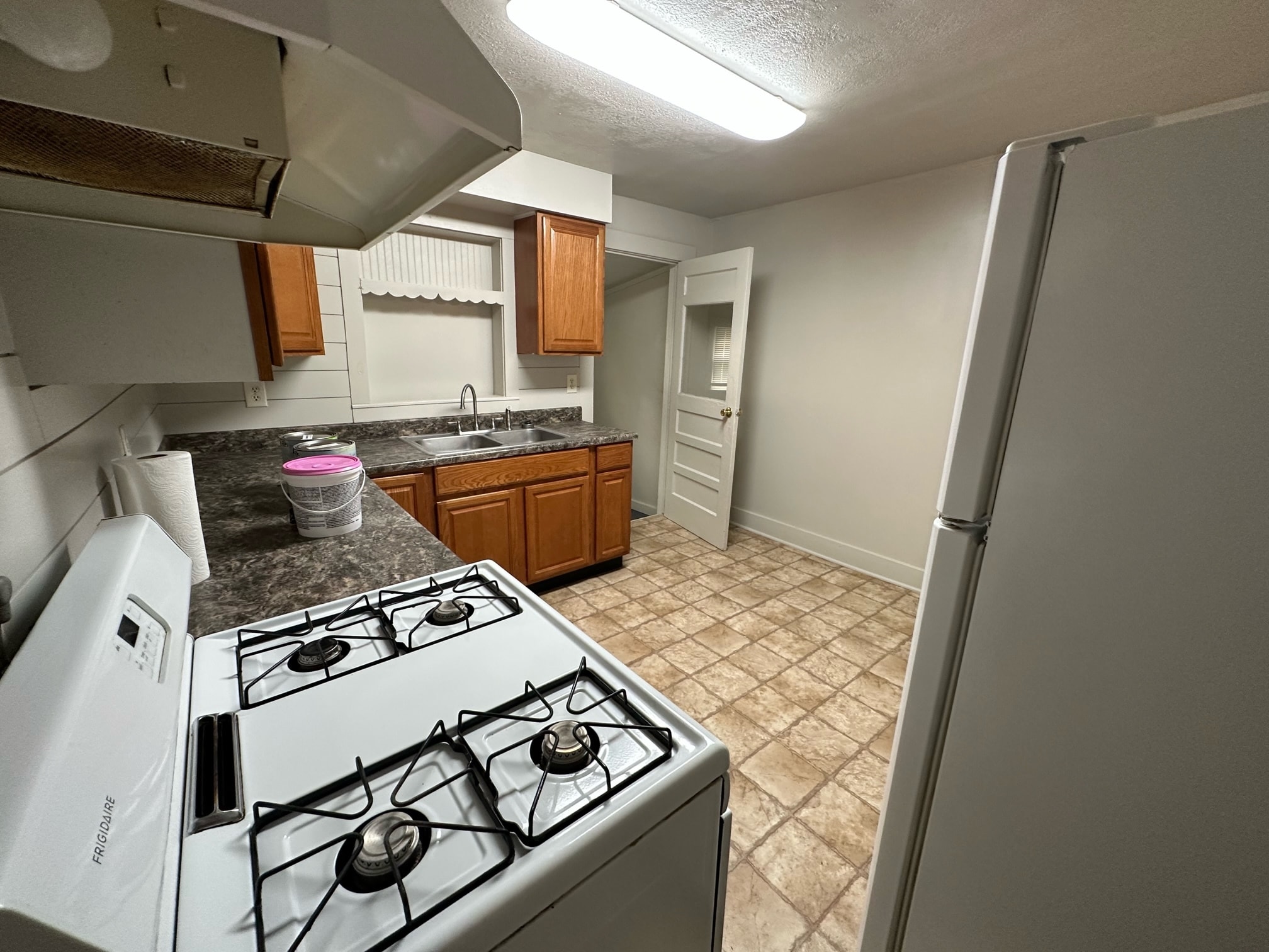 Building Photo - 405 Benham Ave